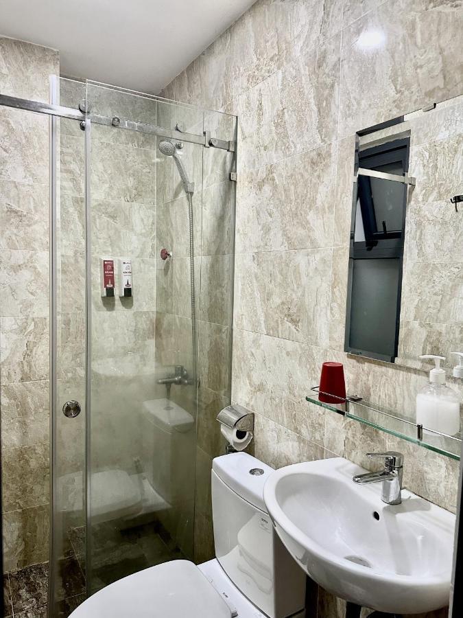 The Jade Hotel Near Tan Son Nhat Airport 호치민 외부 사진